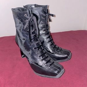 Fluevog Queen of Prussia Frederika